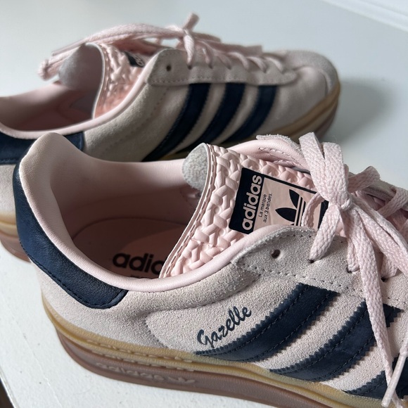 Adidas Gazelle Pink Suede Sneakers Women’s 8 | Retro Gum Sole Casual Shoes - Picture 5 of 7